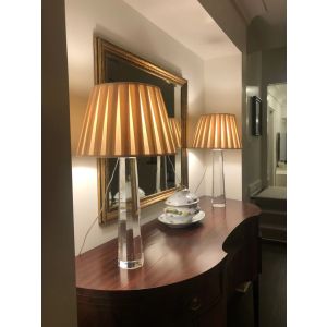 Box Pleat Snow Silk - Pembroke Shape 11.5x18x11.5